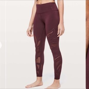 Lululemon Reveal Tight En Avante 26" Dark Adobe Size 10 Cut Outs